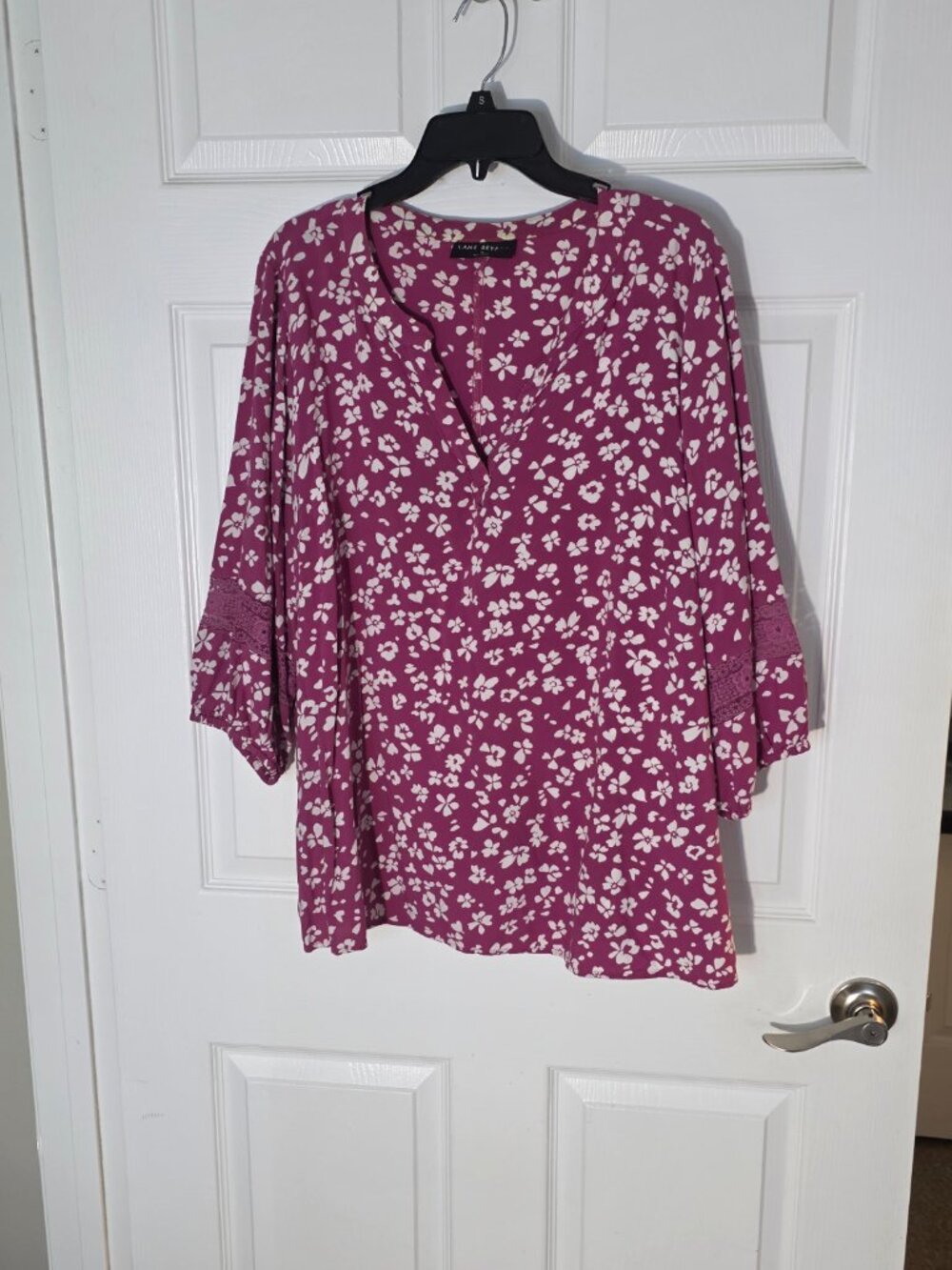 Lane Bryant Pink and White Boxy Blouse size 18 This Lane Bryant blouse features